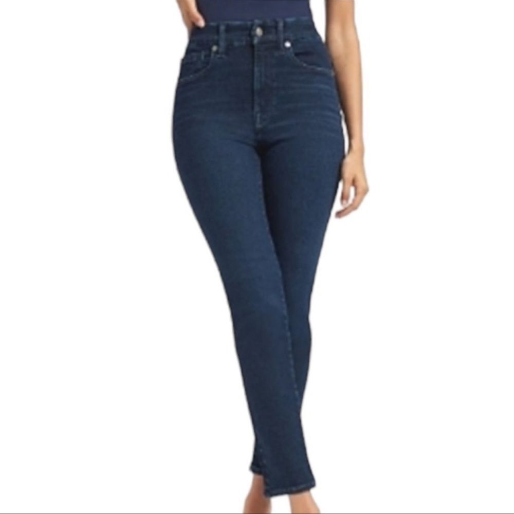 Good American Medium Dark Blue Washed
Denim(Size 6-12)